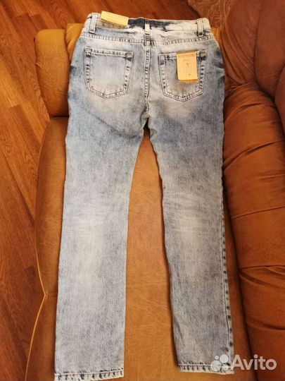 Джинсы новые