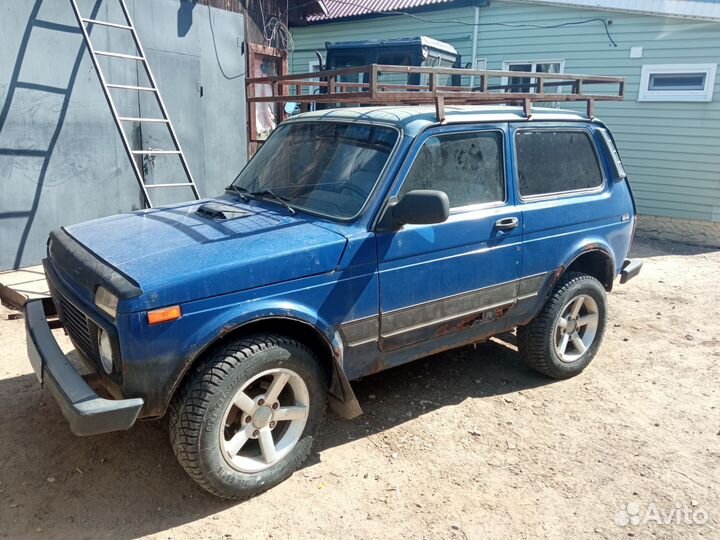 LADA 4x4 (Нива) 1.7 МТ, 2003, 100 000 км