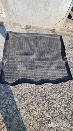 Резиновый коврик в багажник Опель зафира