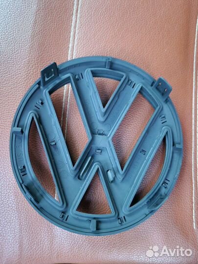 Значок / эмблема Volkswagen Touareg NF
