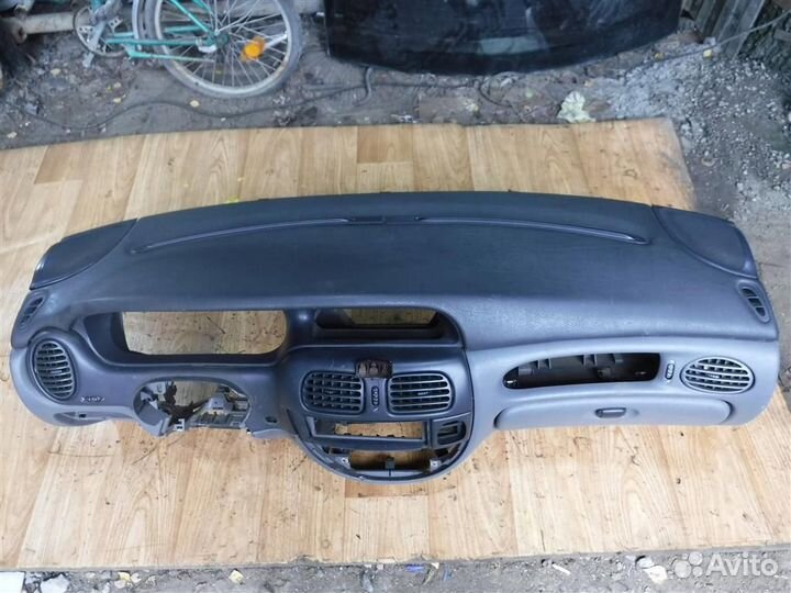 Торпедо renault Megane I 1999-2004