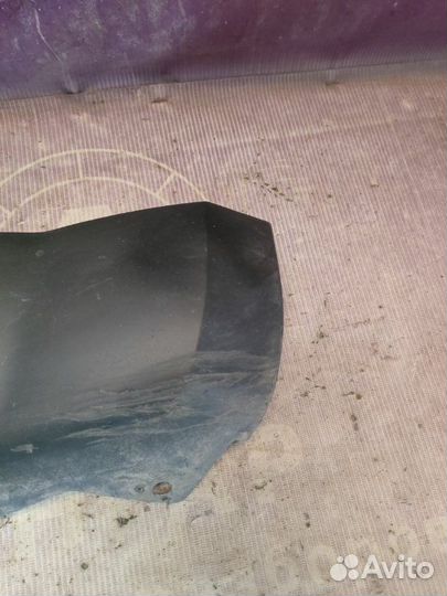 Накладка на бампер передняя правая Mitsubishi