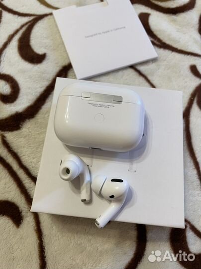 Кейс, левый наушник airpods pro