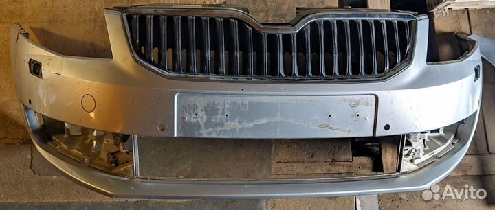 Skoda Octavia A7 MK3 бампер с решеткой радиатора