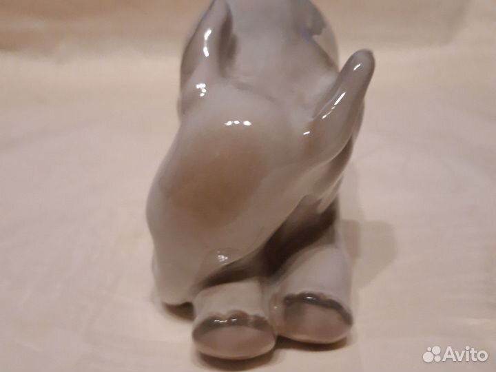 Статуэтка фарфоровая слоник лфз СССР