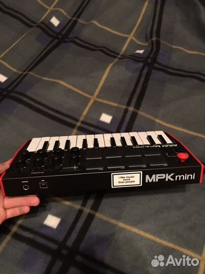 Миди клавиатура Akai MPK mini mk3