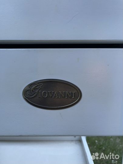 Детская кроватка и пеленальный комод