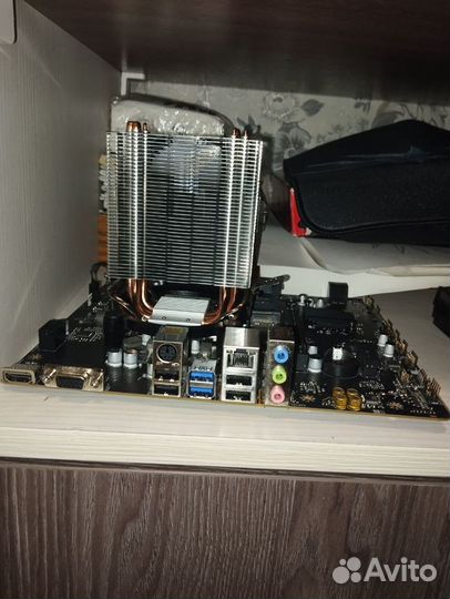 Материнская плата с процессором