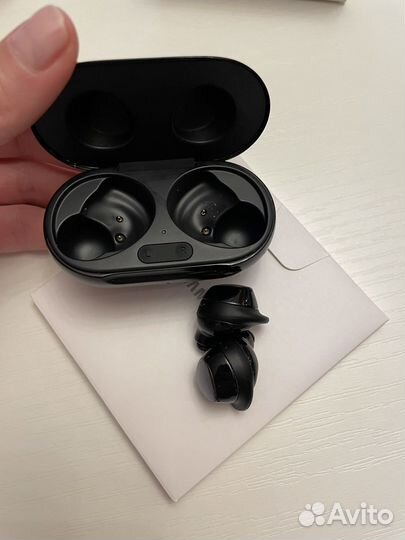 Беспроводные наушники samsung buds +