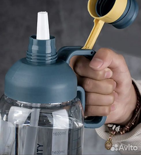 Спортивная бутылка для воды