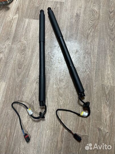 Амортизатор багажника Volvo xc60