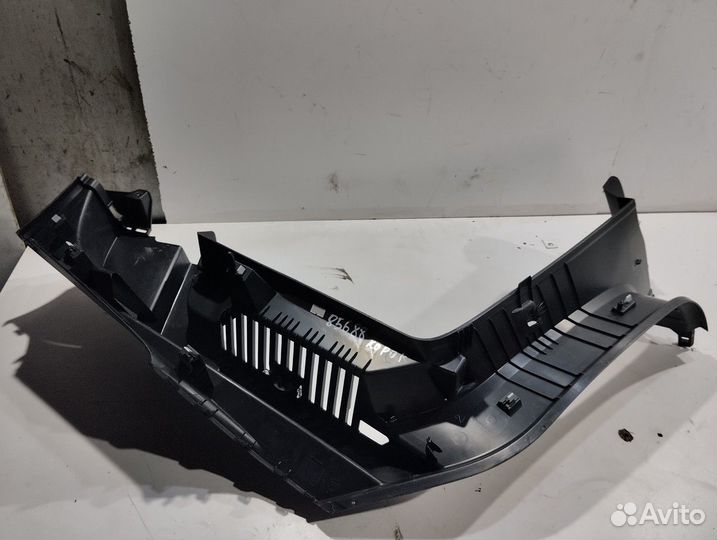 Обшивка багажника (задняя правая) (Skoda Karoq)