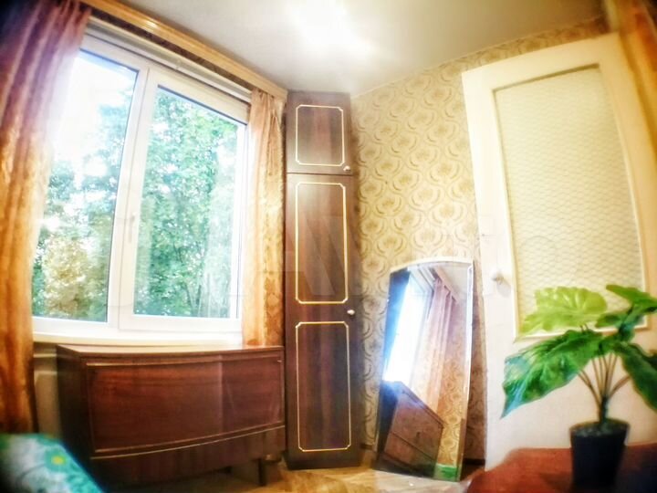 Комната 8 м² в 4-к., 5/5 эт.