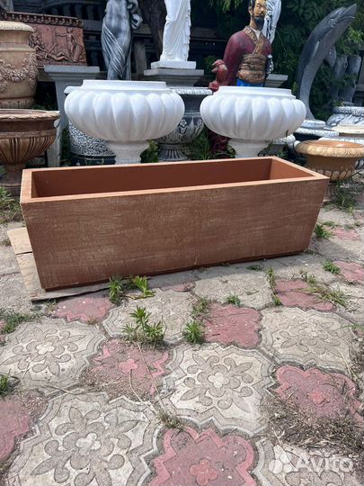 Горшок / клумба / вазон / кадка / кашпо для цветов