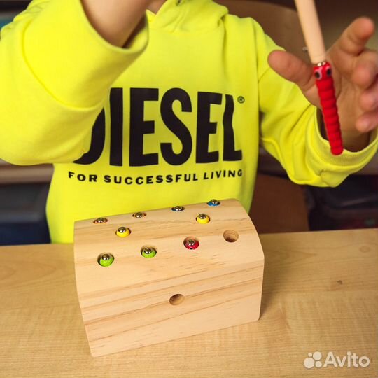 Деревянная магнитная игра «Поймай червячка сундук»