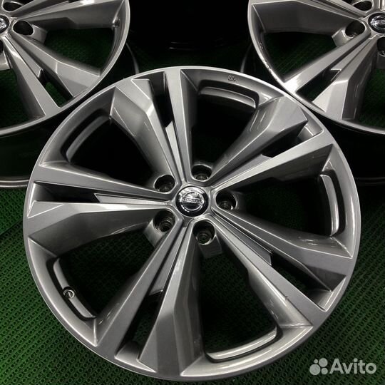 Диски литые Nissan R20 5x114.3
