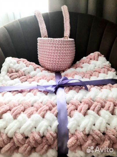 Вязаные корзинки ручной работы