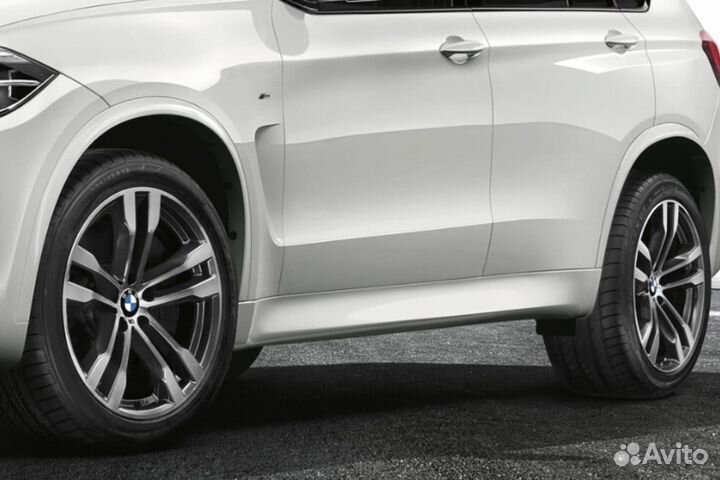 Разноширокий комплект R20 468M стиль на BMW X5, X6