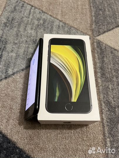 Телефон iPhone se 2020