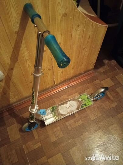 Самокат - снегокат, два в одном