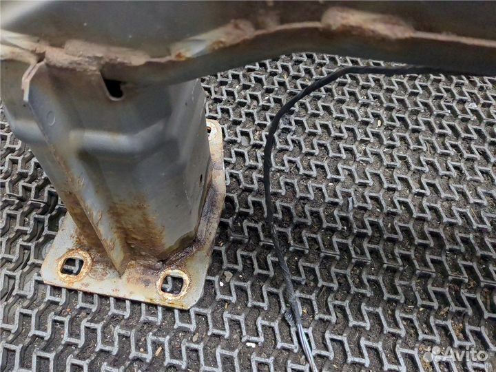 Усилитель бампера Land Rover Freelander 2, 2007