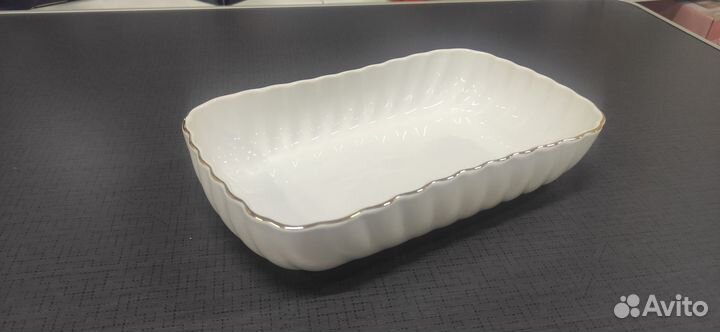 Прямоугольное блюдо глубокое 