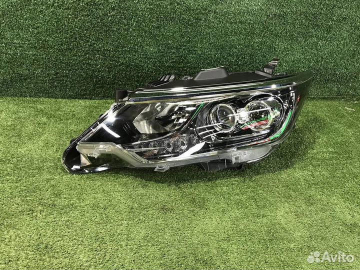Фара левая Toyota Camry