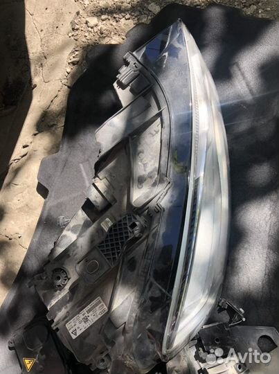 Фара audi Q3