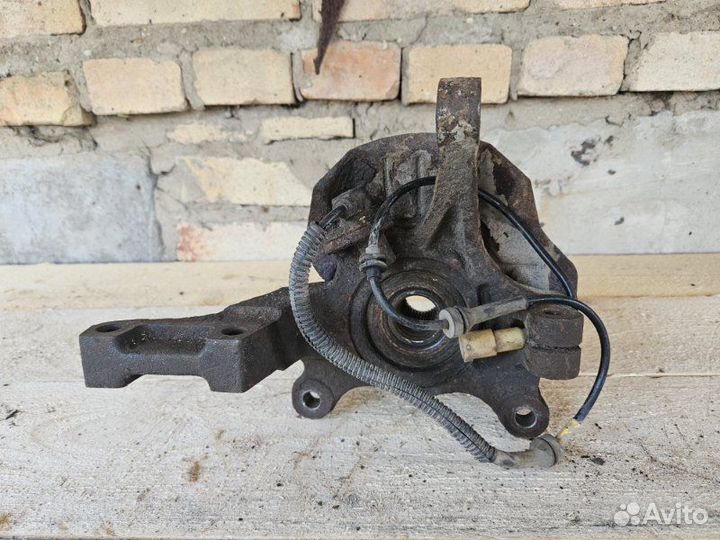 Кулак поворотный передний правый Toyota Corolla