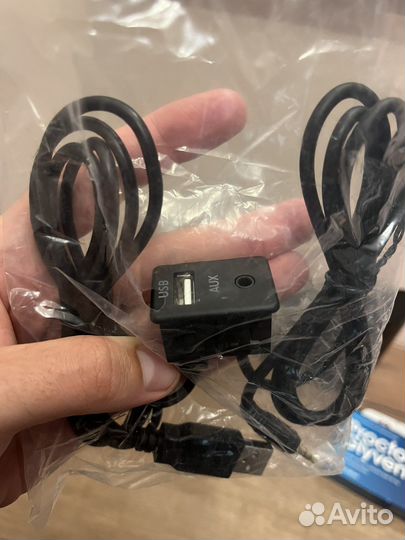 Универсальный автомобильный удлинитель AUX, USB