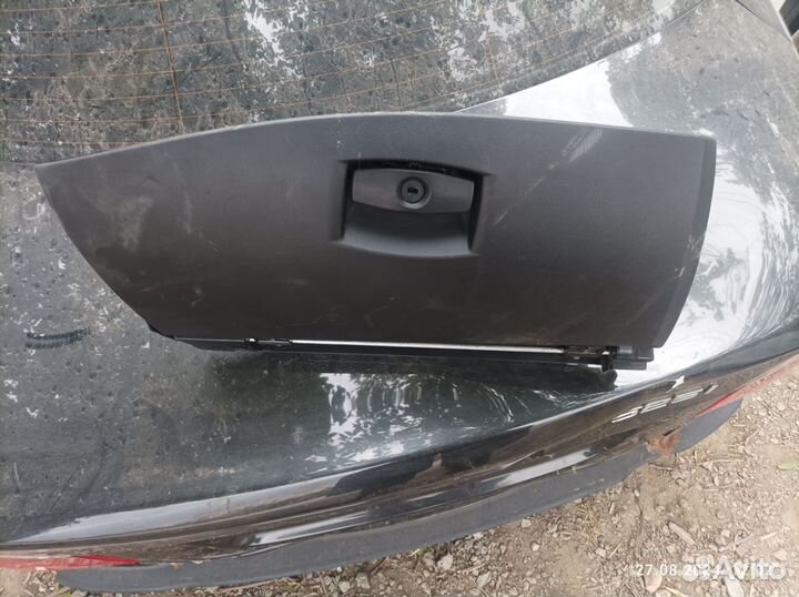 Бардачок бмв 5 e60