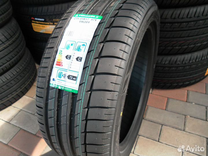 Triangle Sports TH201 275/40 R22 109Y