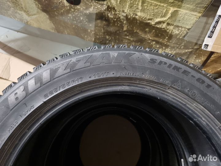 Bridgestone Blizzak Spike-01 225/55 R17 101T