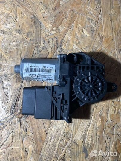 Мотор стеклоподъемника задний левый Volkswagen