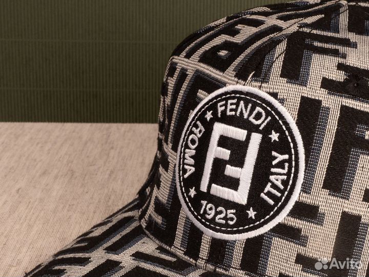 Мужская бейсболка Fendi