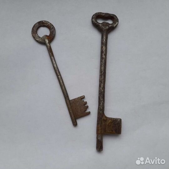 Антикварные ключи