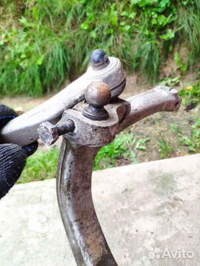 Поворотный кулак Audi A4 B6