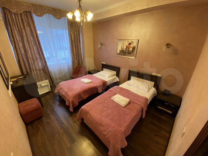 Гостиница, 375 м²