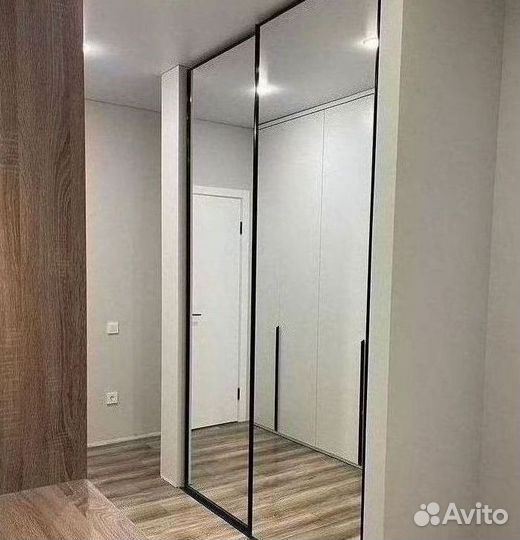 Шкаф купе с зеркалом