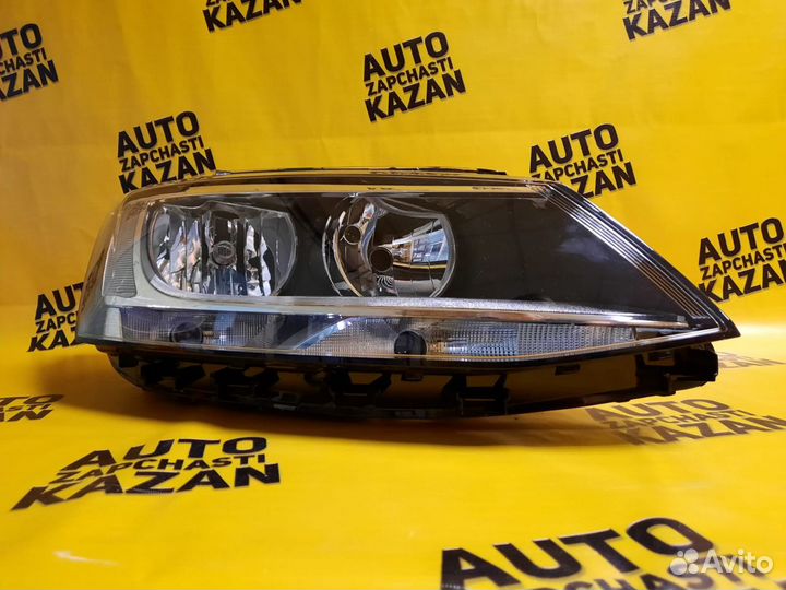Фара передняя Volkswagen Jetta 2011-2014