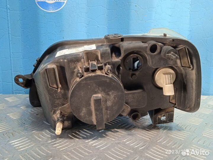 Фара передняя правая Renault Logan 1
