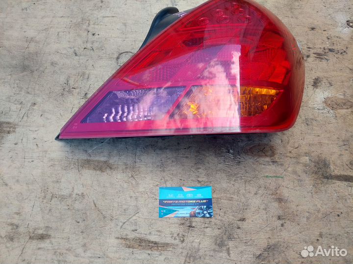 Фонарь задний правый Nissan Teana J31 Скол