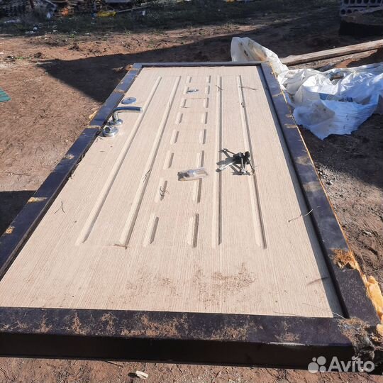 Дверь входная металлическая уличная