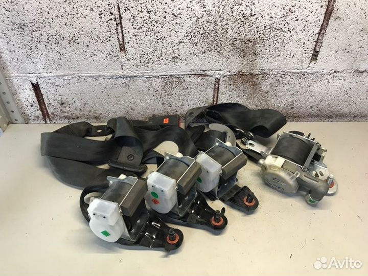 Ремень безопасности задний Hyundai Solaris 1 седан