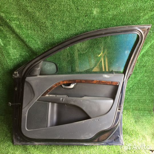 Дверь передняя правая Volvo V70 BW