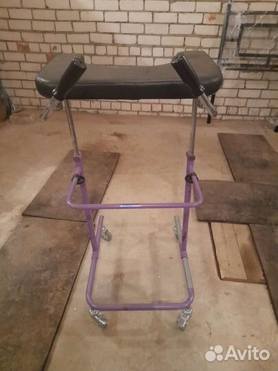 Ходунки для взрослых на колесах