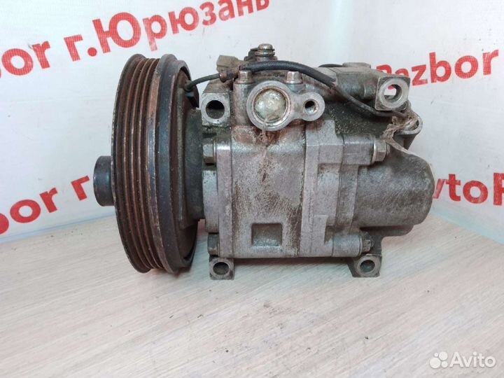 Компрессор кондиционера Mazda Familia ZL