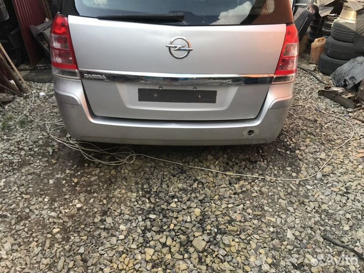 Задний Бампер на опель zafira