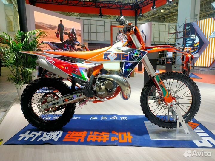 Мотоцикл kews K23 MT250 (2т двиатель Lanza 250куб)
