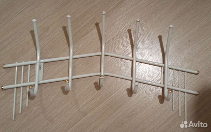 Вешалка в прихожую белая